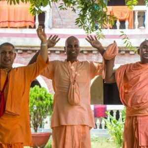 Sponsor feast for 400 Brahmacharis