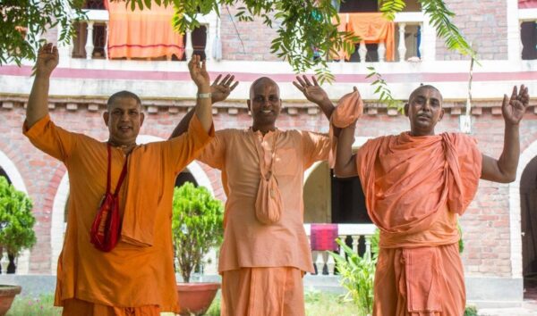 Sponsor feast for 200 Brahmacharis